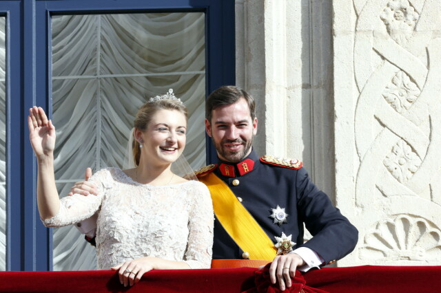 DRØMMEDAG: 20. oktober 2012 var det kronprins Guillaume og flotte Stephanie som giftet seg. Foto: All Over DRØMMEDAG: 20. oktober 2012 var det kronprins Guillaume og flotte Stephanie som giftet seg. Foto: All Over